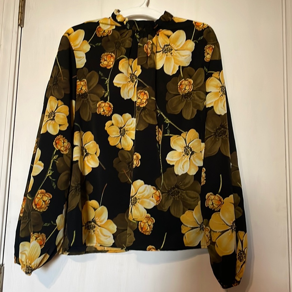 Shein Curve size 2x blouse. Very comfortable